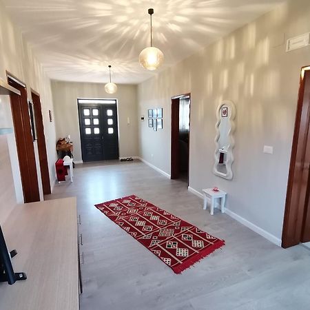 Leatis Apartment Durres Bagian luar foto