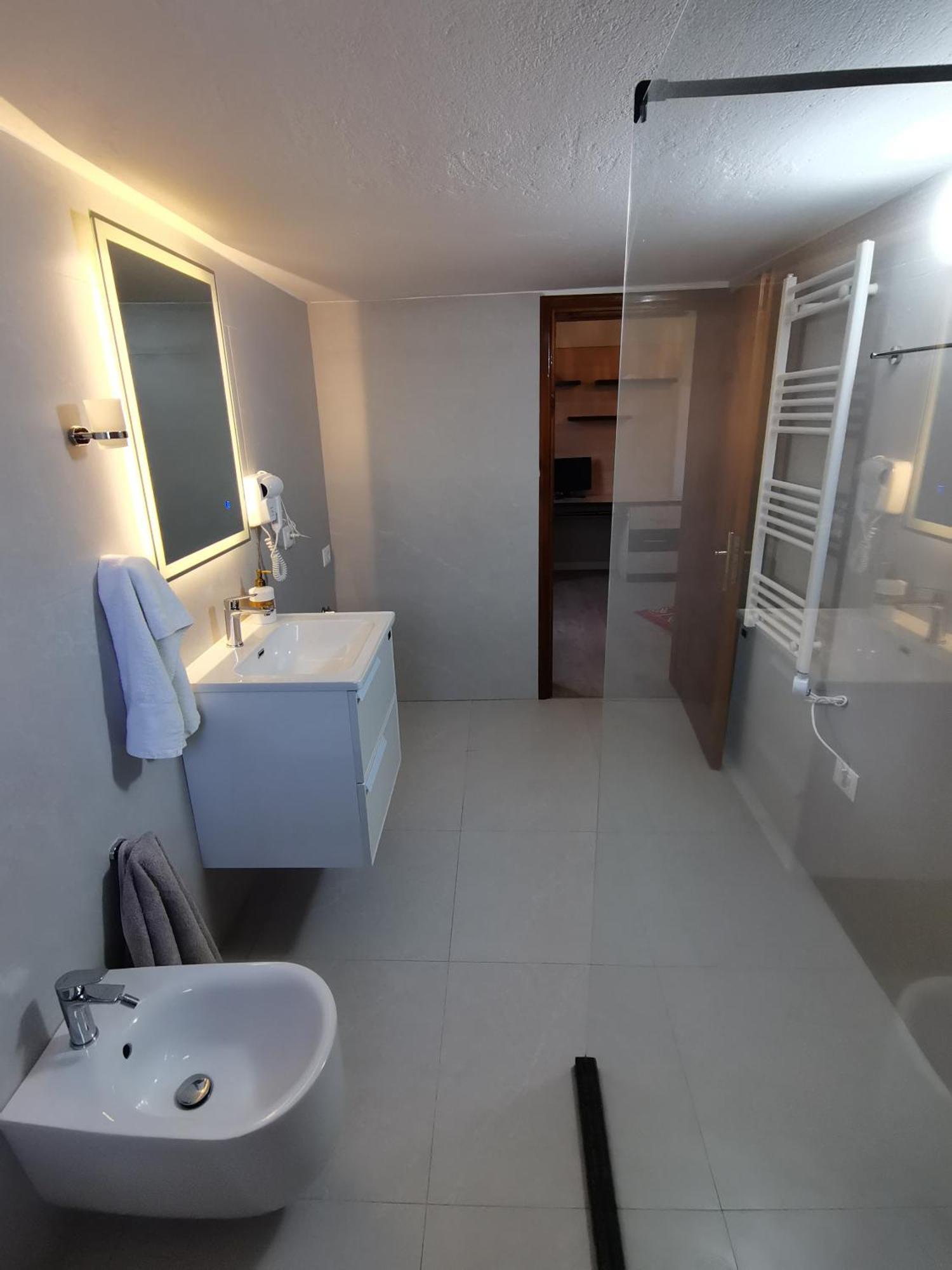 Leatis Apartment Durres Bagian luar foto