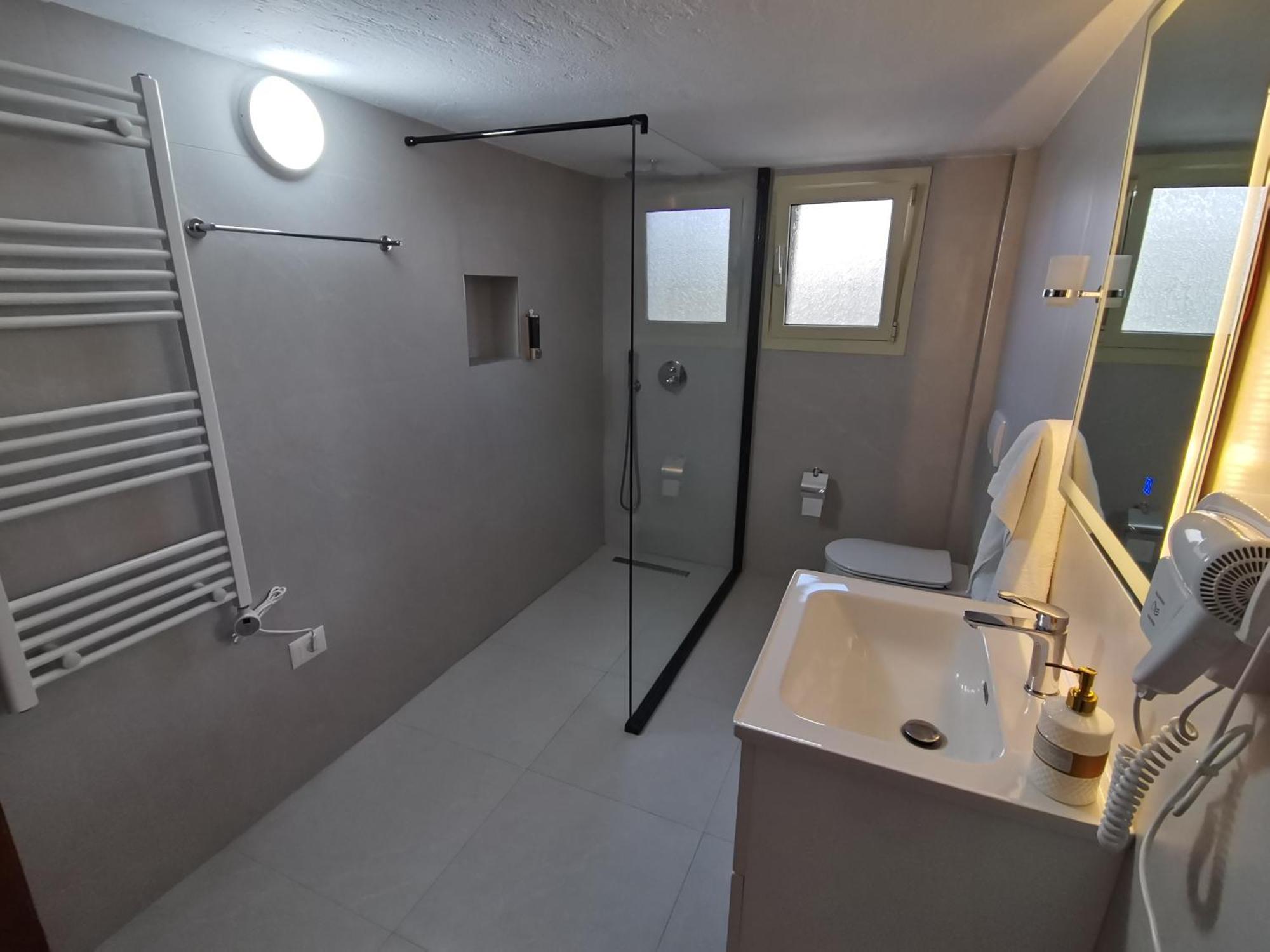 Leatis Apartment Durres Bagian luar foto