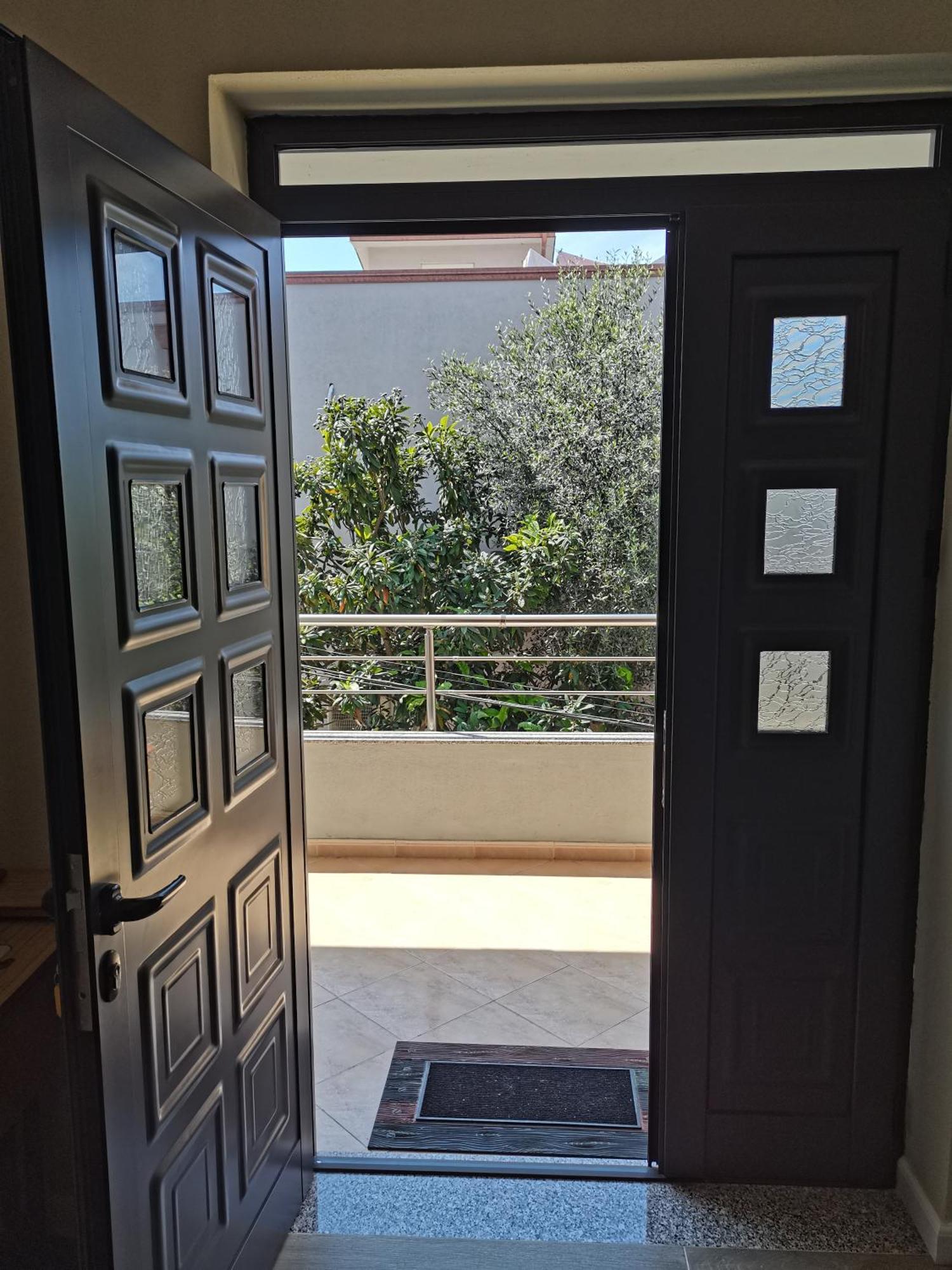 Leatis Apartment Durres Bagian luar foto