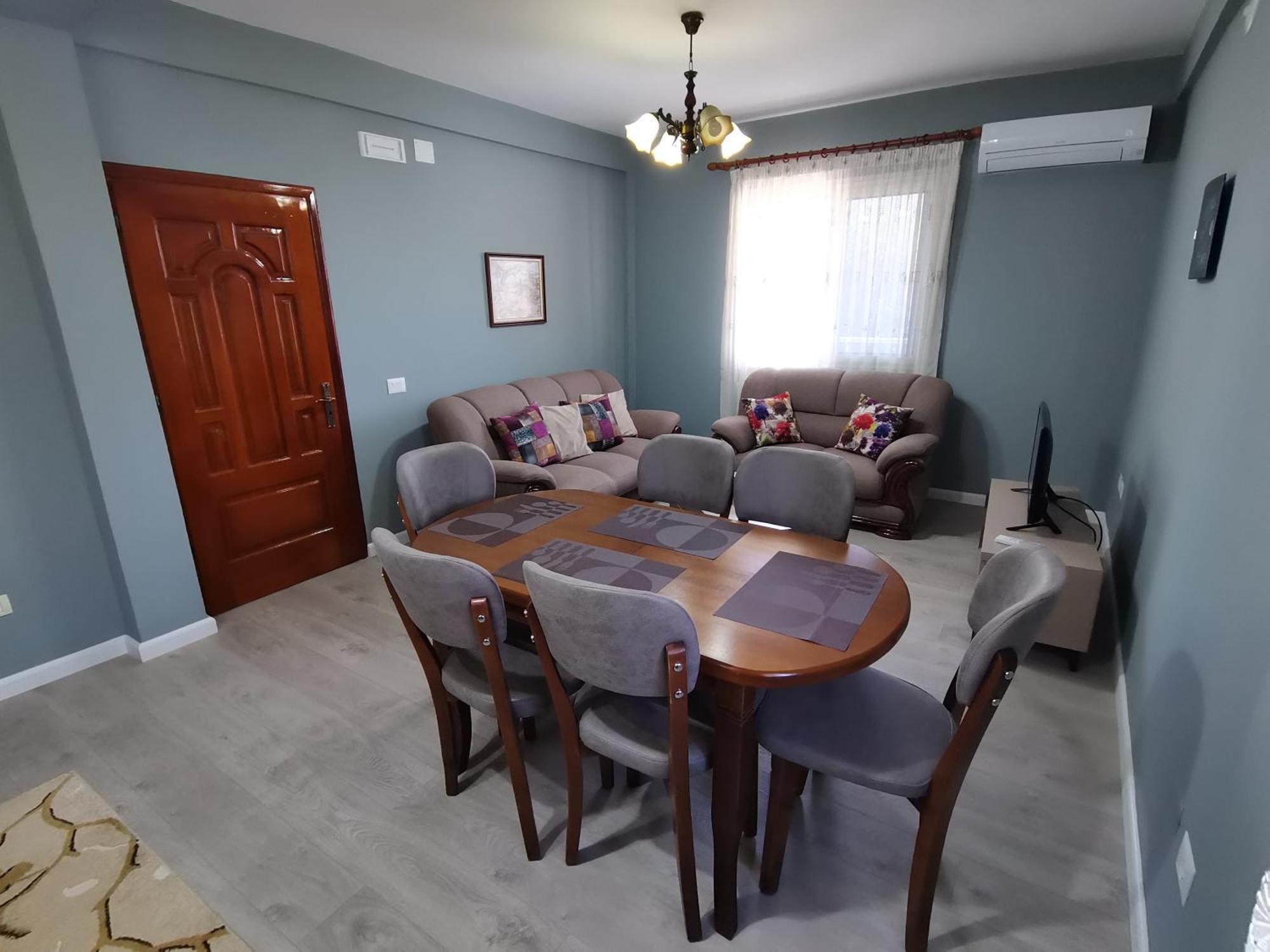 Leatis Apartment Durres Bagian luar foto